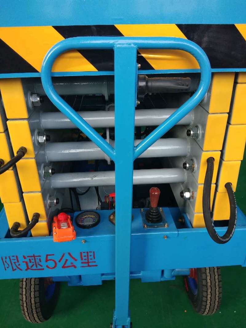 喀什辅助行走式升降平台